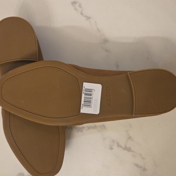 Aldo Women's Tan Flats - Picture 6 of 7